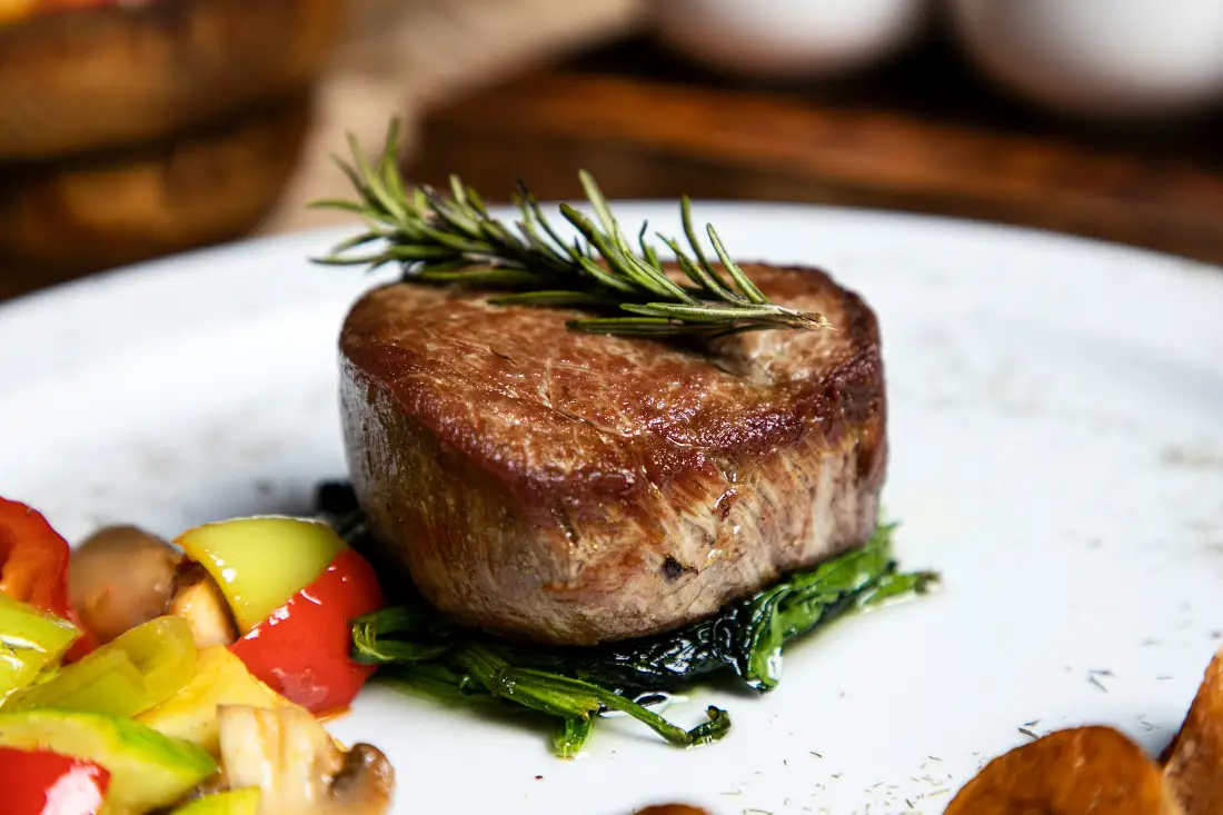Beef Tenderloin wholesale supplier Riyadh bulk halal beef meat by carton Al Kharj KSA