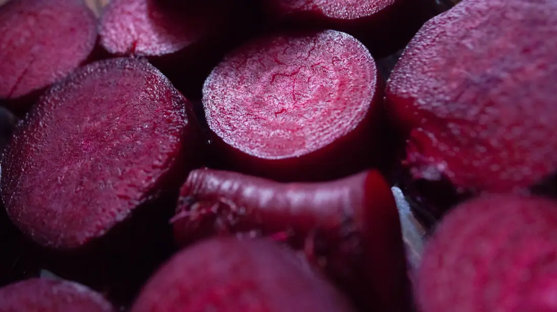 Beetroot wholesale vegetable supplier Riyadh bulk fresh produce by carton Al Kharj KSA