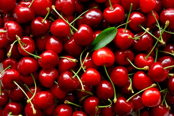Red Cherry wholesale supplier Riyadh bulk fresh produce imported by carton Al Kharj KSA